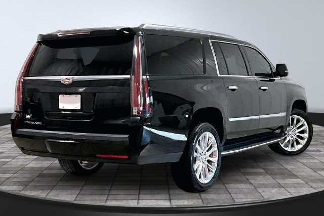 Used 2019 Cadillac Escalade ESV Luxury AWD/4WD image 5