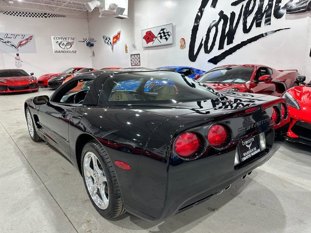 Used 2004 Chevrolet Corvette Coupe image 3