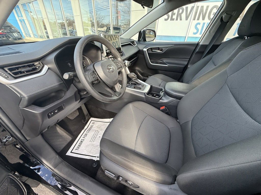 Used 2025 Toyota RAV4 XLE image 14