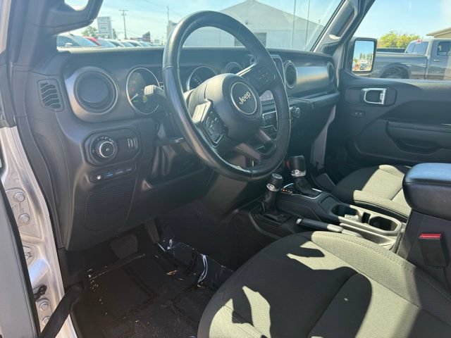 Used 2023 Jeep Wrangler Unlimited w/ Cold Weather Group AWD/4WD image 18