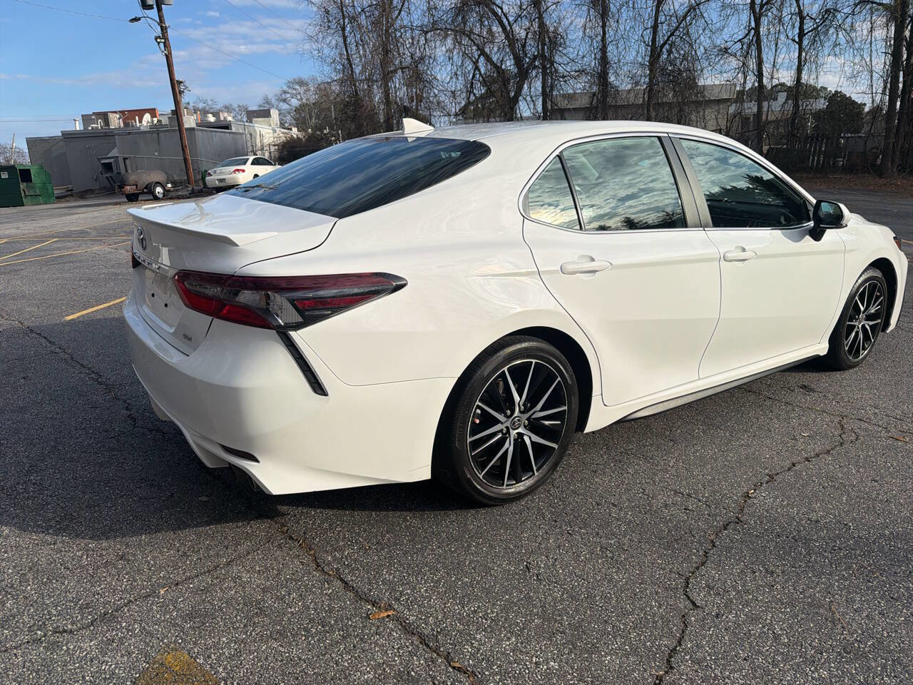 Used 2023 Toyota Camry SE image 8