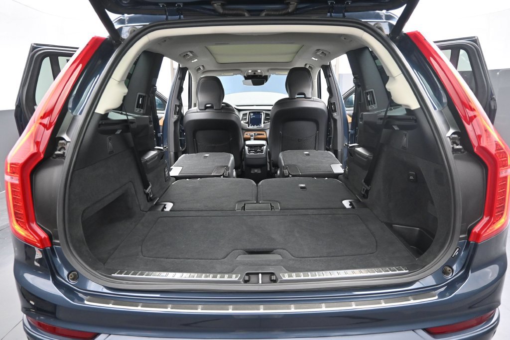 Used 2022 Volvo XC90 T6 Momentum w/ Advanced Package AWD/4WD image 23