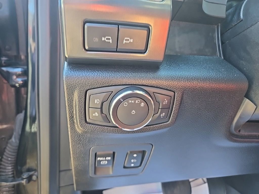 Used 2019 Ford F150 Lariat w/ Equipment Group 502A Luxury AWD/4WD image 15