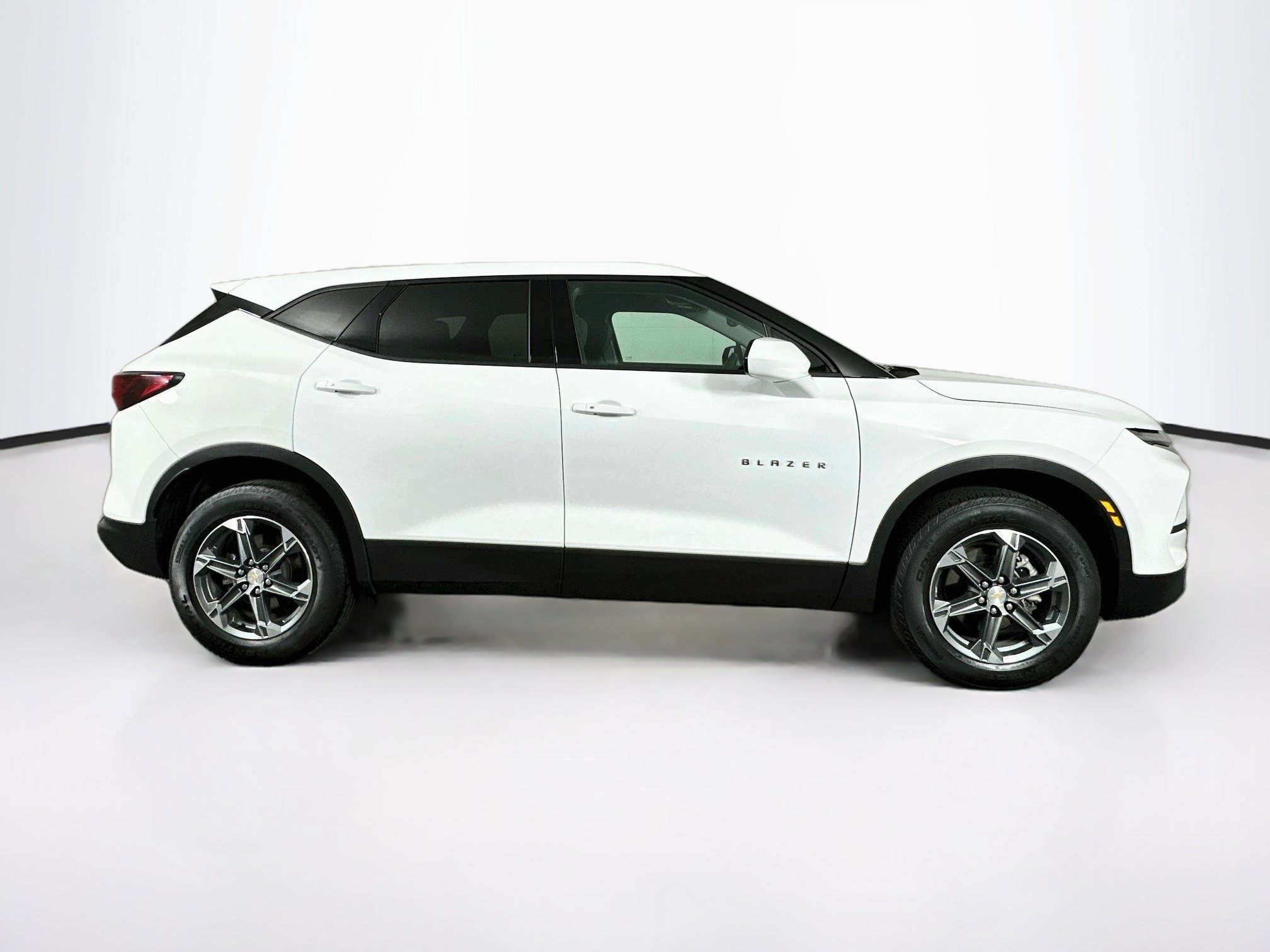 Used 2025 Chevrolet Blazer LT AWD/4WD image 10