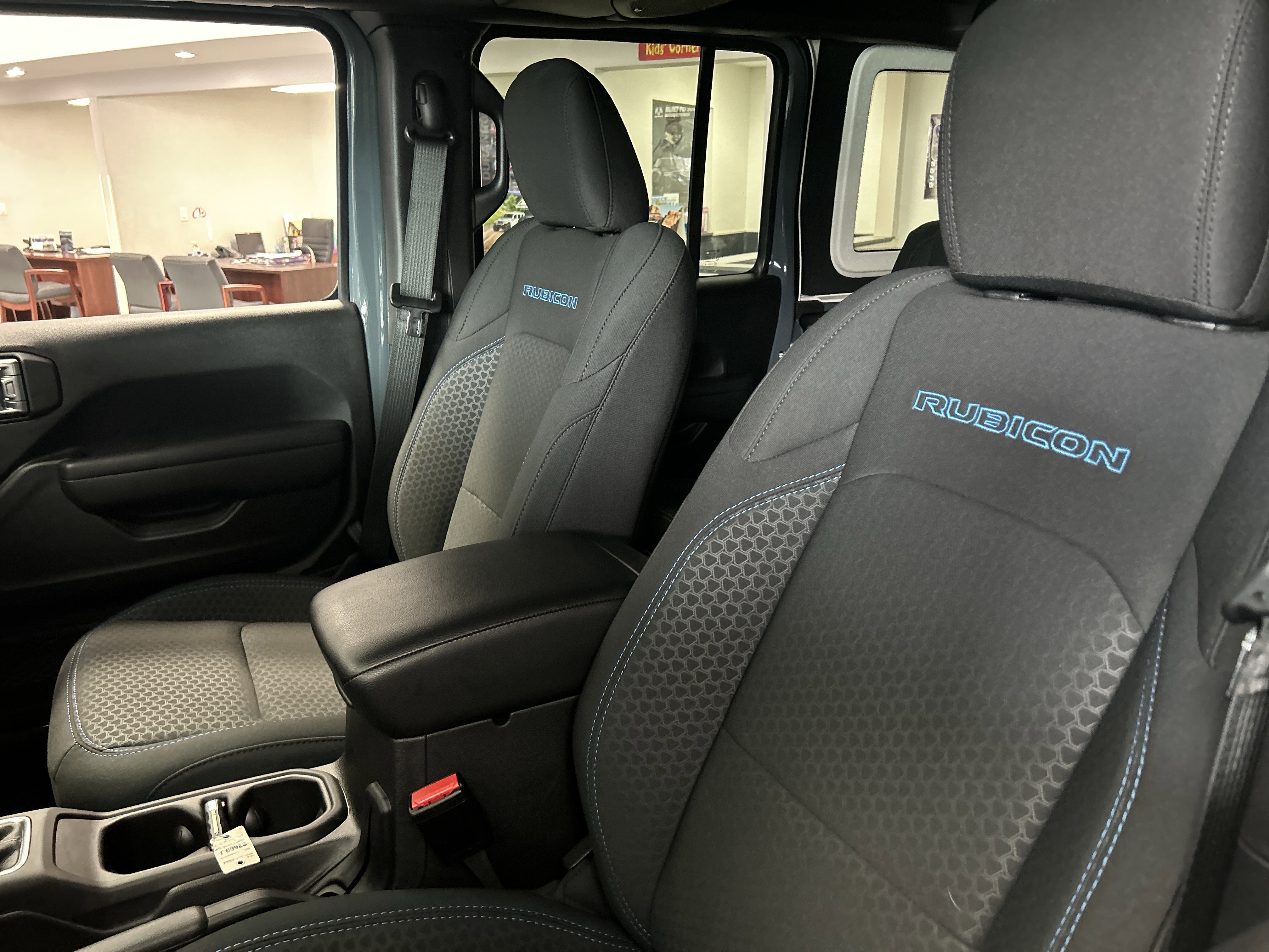 New 2024 Jeep Wrangler Unlimited Rubicon 4xe w/ Convenience Group image 7