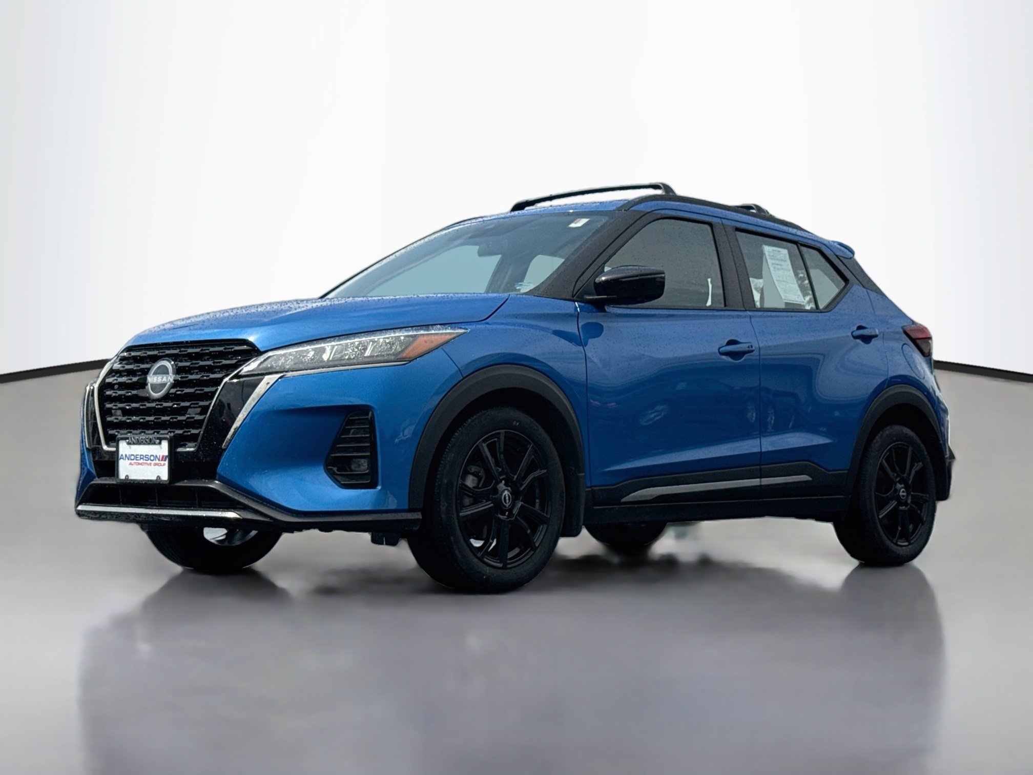 Used 2024 Nissan Kicks SR FWD image 3