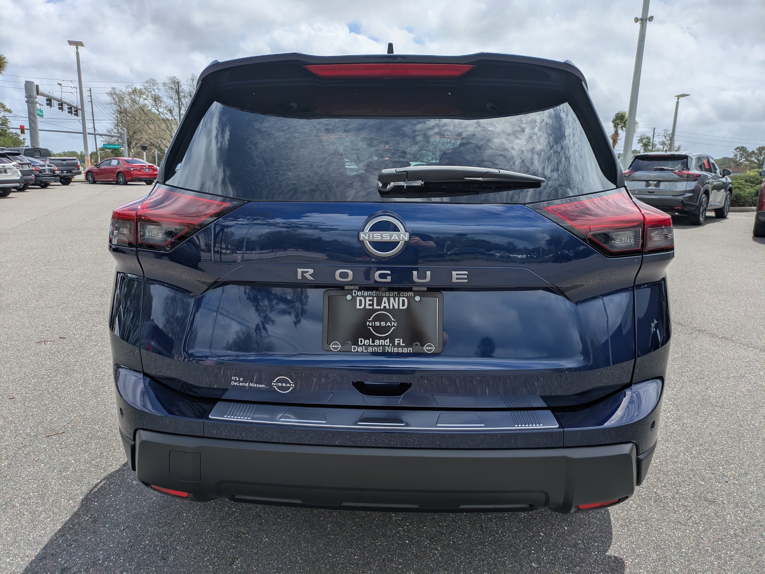 Certified 2026 Nissan Rogue SV w/ SV Premium Package FWD image 5