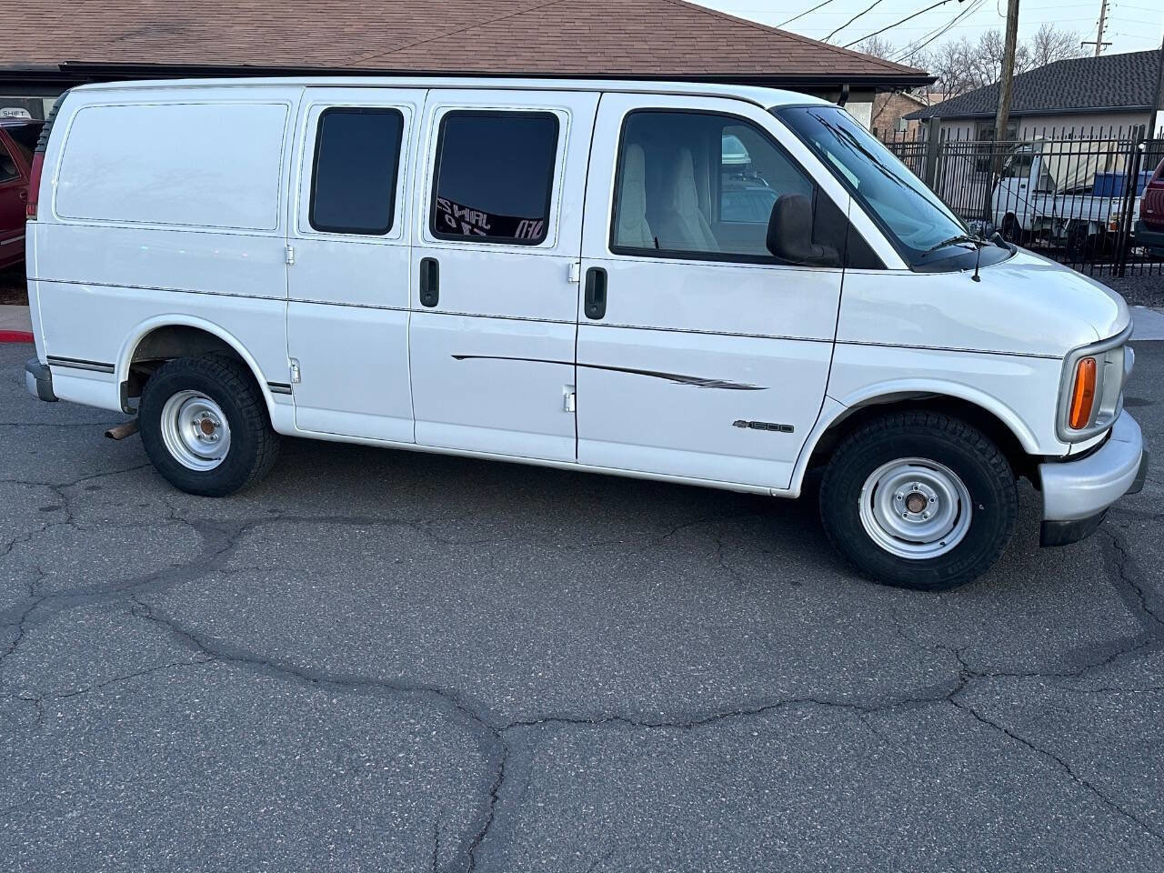 Used 2001 Chevrolet Express 1500 image 21