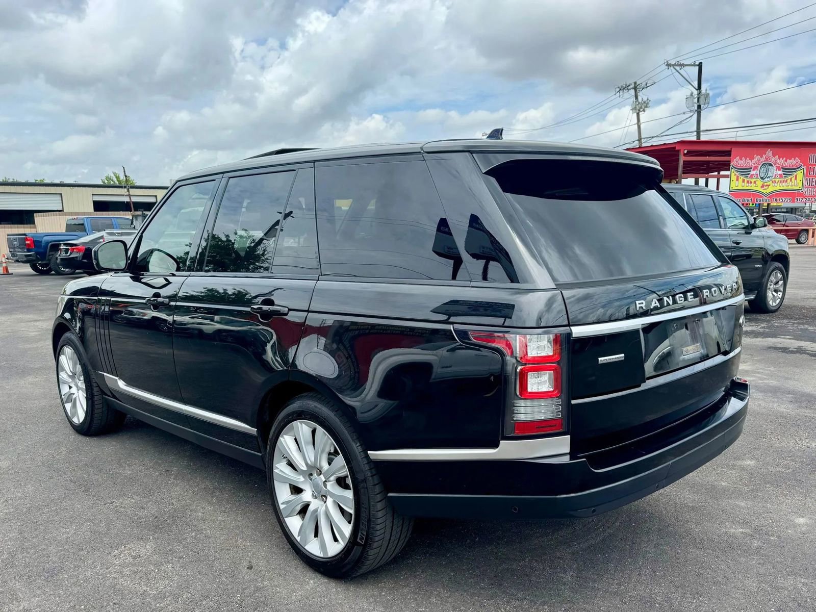 Used 2016 Land Rover Range Rover Supercharged image 9