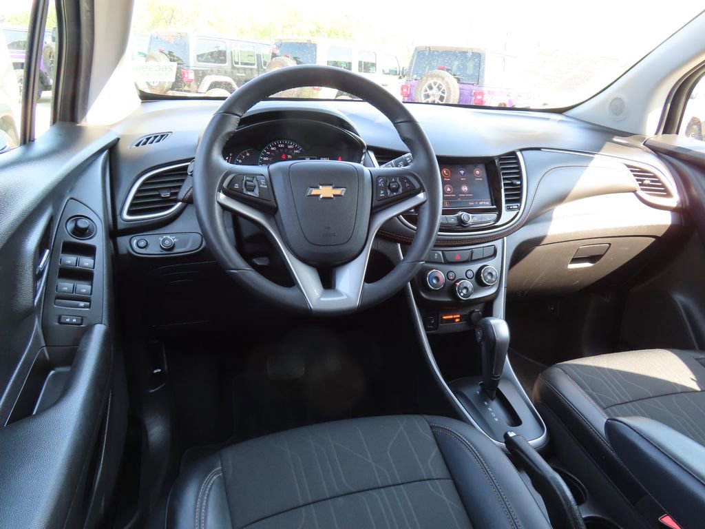 Certified 2022 Chevrolet Trax LT w/ Driver Confidence Package AWD/4WD image 4