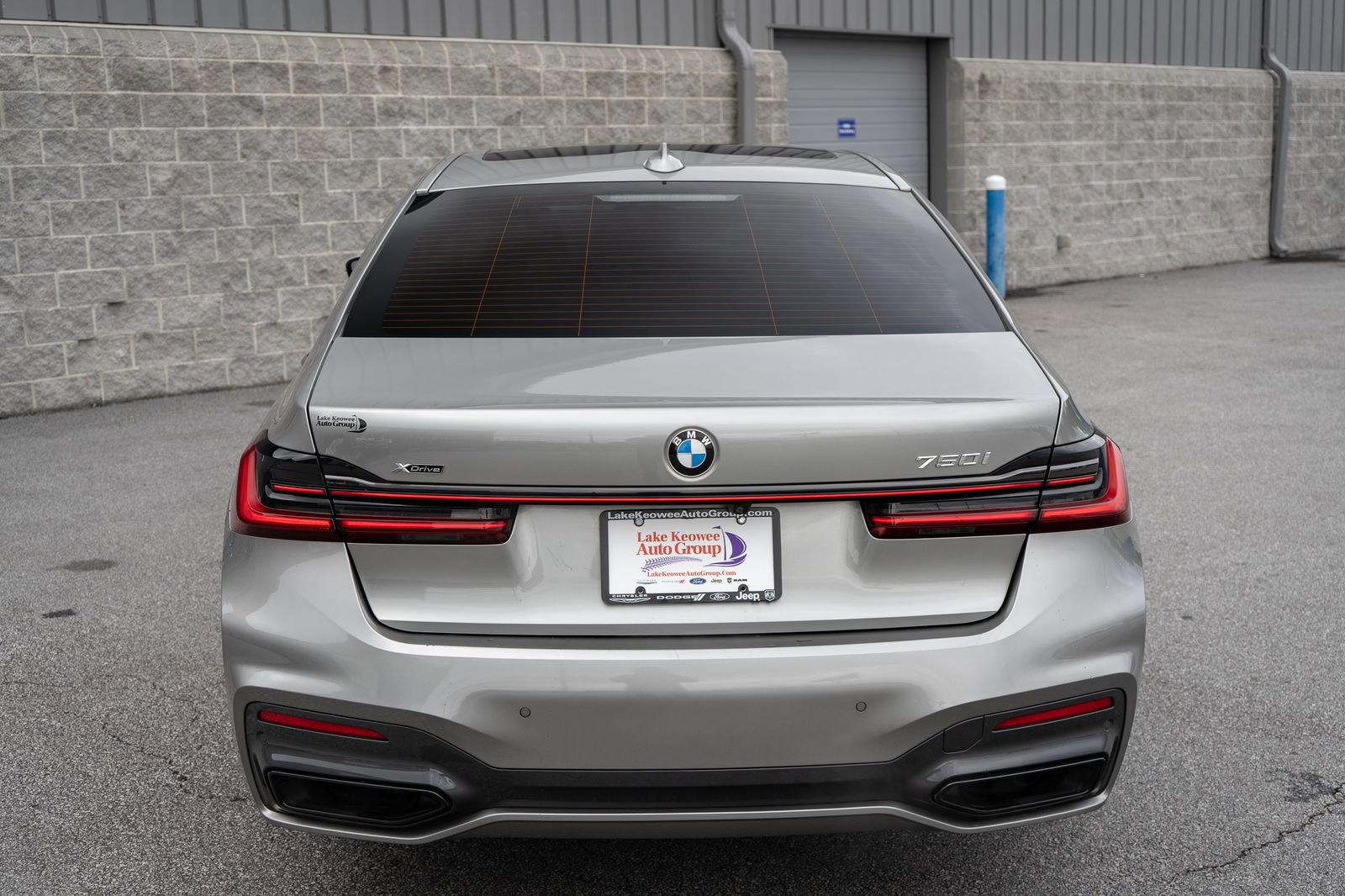 Used 2022 BMW 750i xDrive w/ Autobahn Package image 16