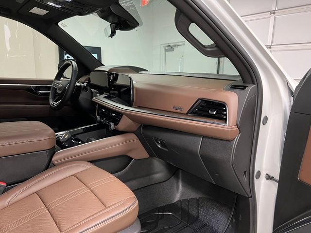 Used 2025 Chevrolet Tahoe High Country AWD/4WD image 59