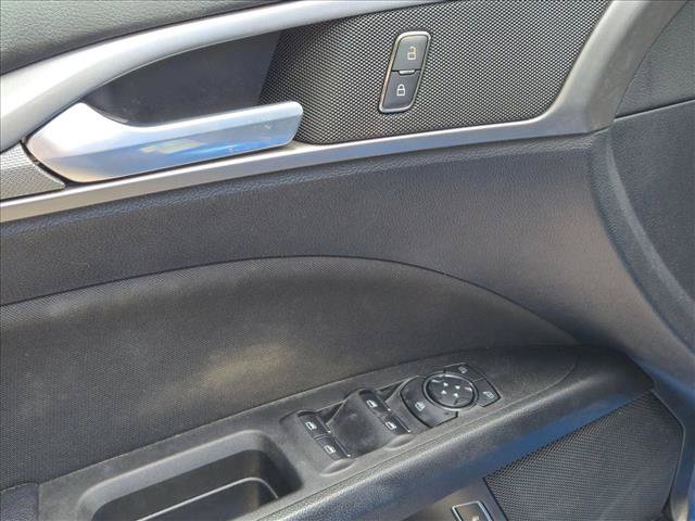 Used 2019 Ford Fusion SE FWD image 14