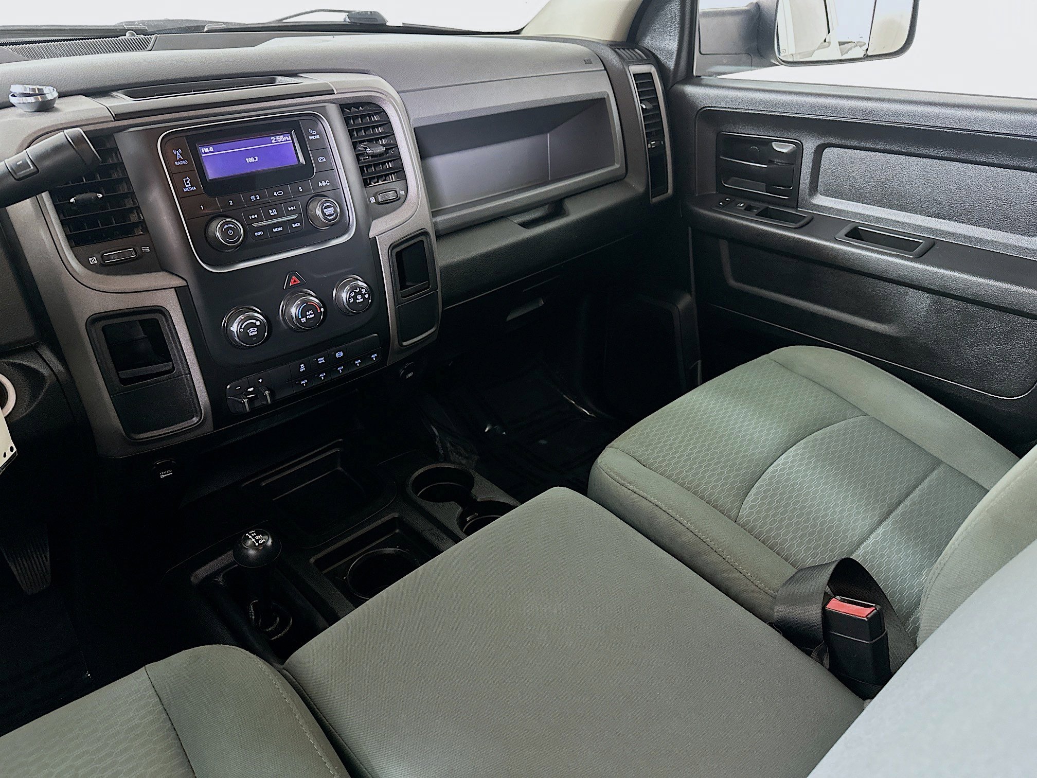 Used 2018 RAM 2500 Tradesman w/ Chrome Appearance Group image 21