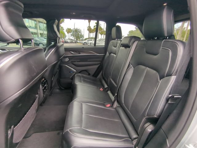 Used 2022 Jeep Grand Cherokee Overland w/ Adv Protech Group III AWD/4WD image 16