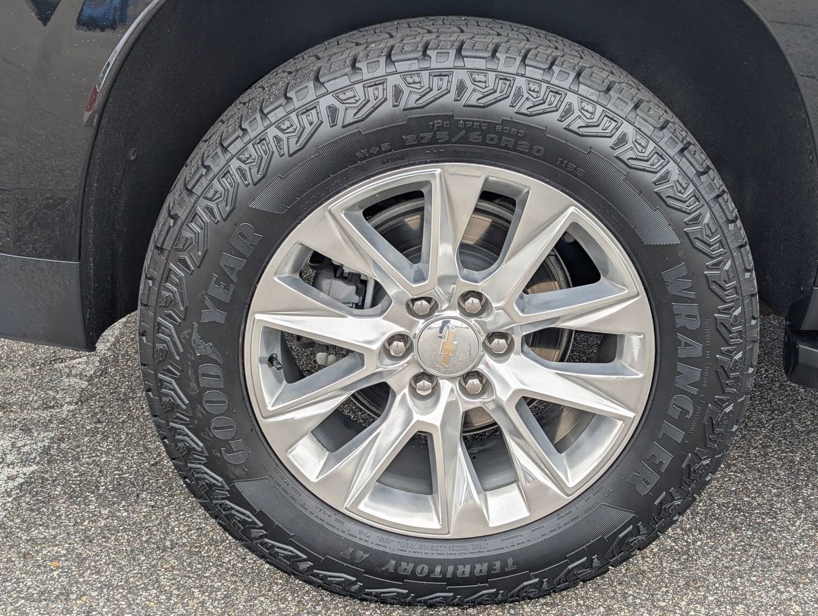 Used 2024 Chevrolet Suburban Premier AWD/4WD image 43