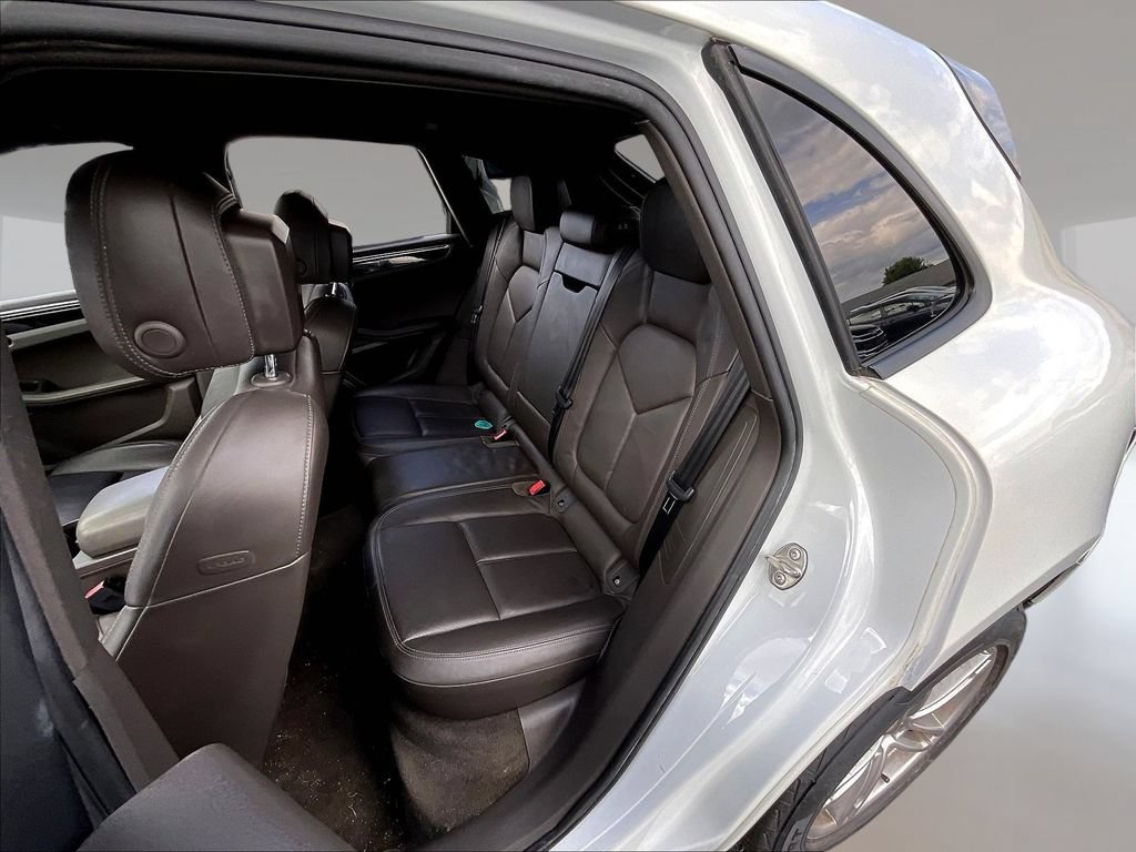 Used 2018 Porsche Macan AWD/4WD image 22