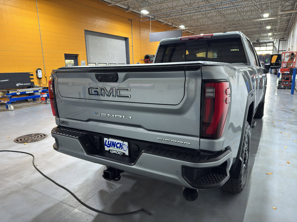 Used 2025 GMC Sierra 3500 Denali Ultimate image 5