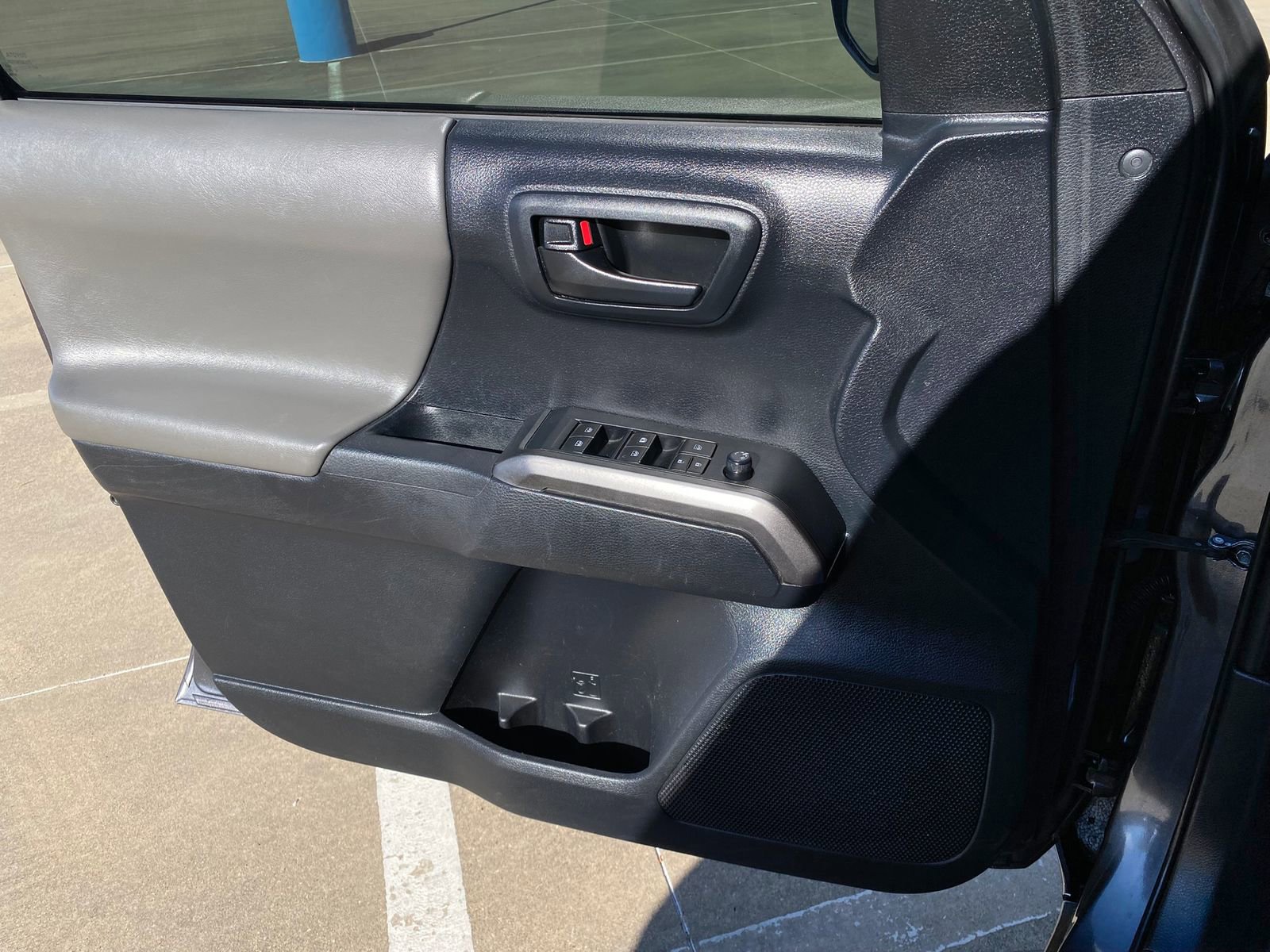 Used 2019 Toyota Tacoma SR5 image 29