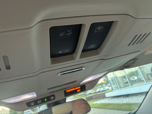Used 2020 Buick Envision Essence w/ Experience Buick Package FWD image 21