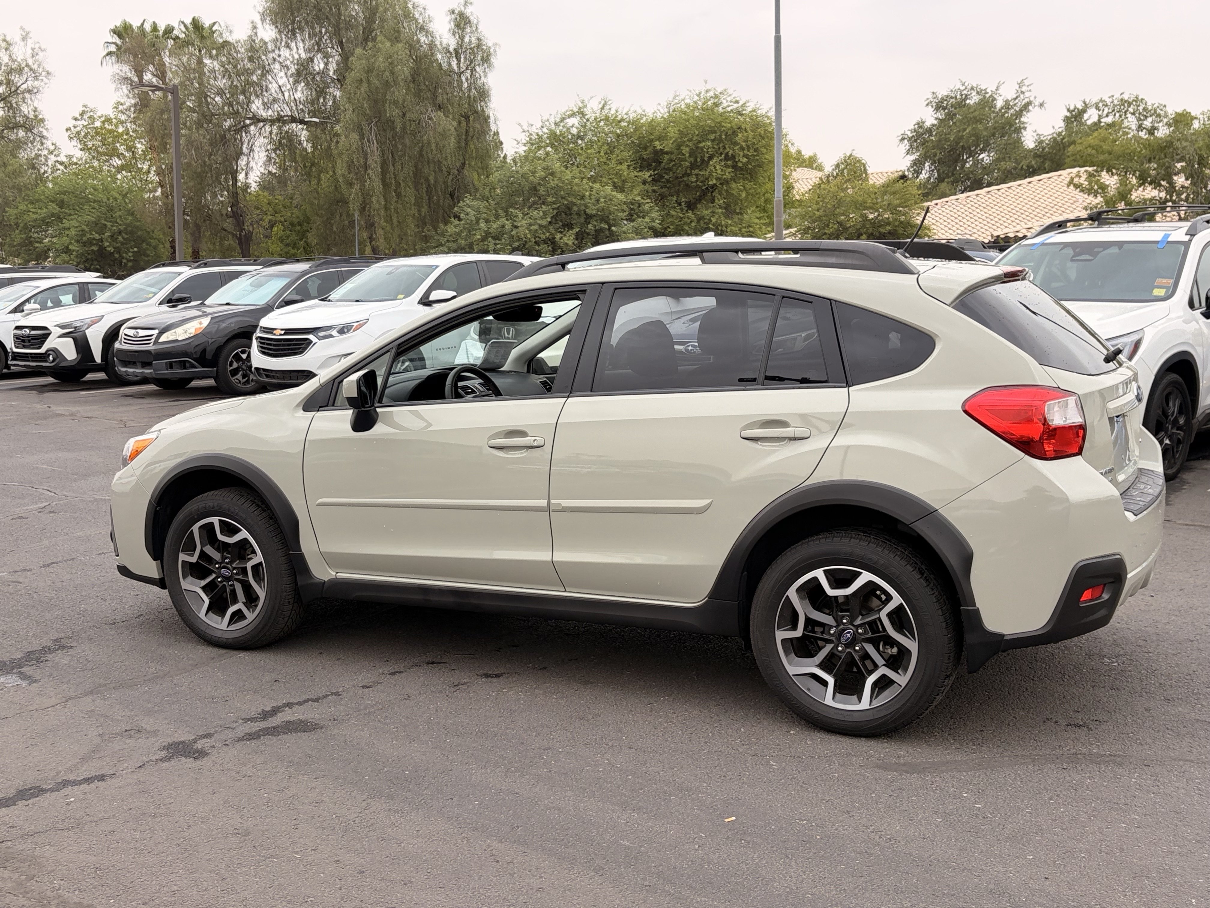 Used 2017 Subaru Crosstrek 2.0i Premium w/ Popular Package #2 AWD/4WD image 3