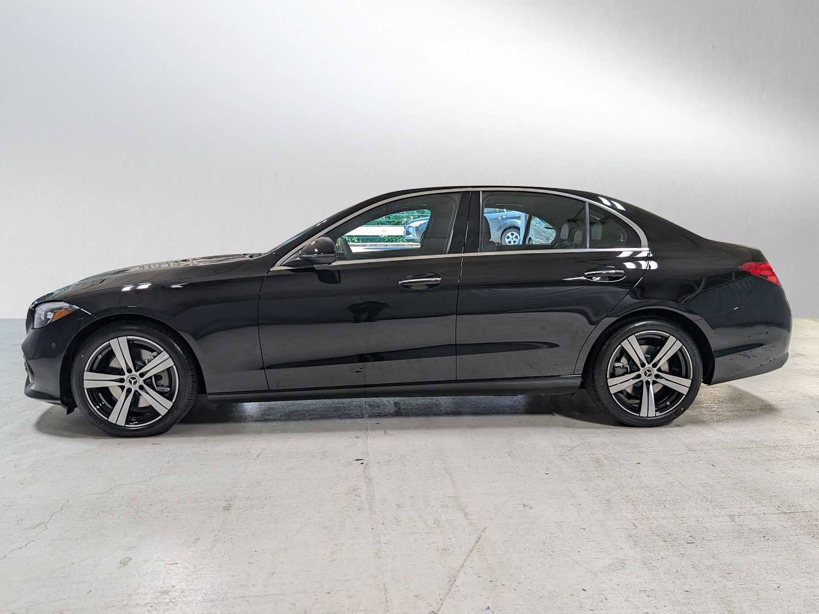 Used 2025 Mercedes-Benz C 300 4MATIC Sedan image 7