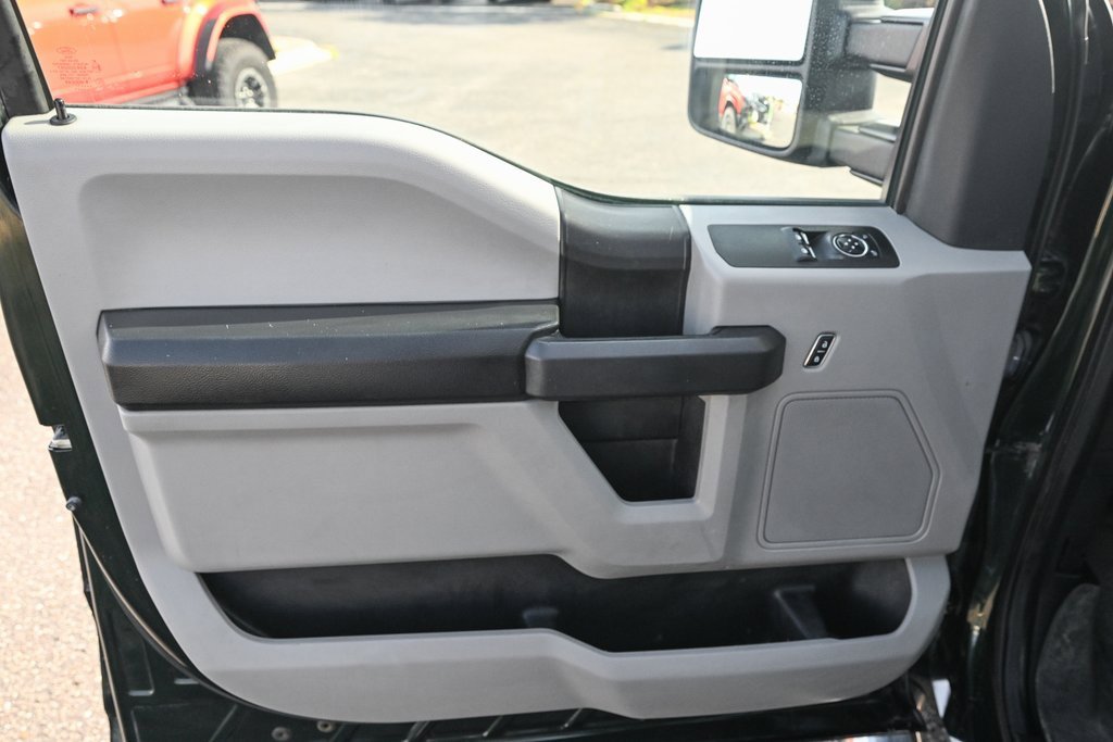 Used 2017 Ford F150 XL w/ Heavy-Duty Payload Package image 19