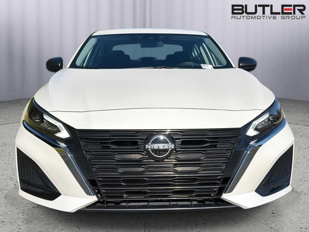 Used 2024 Nissan Altima 2.5 S FWD image 9