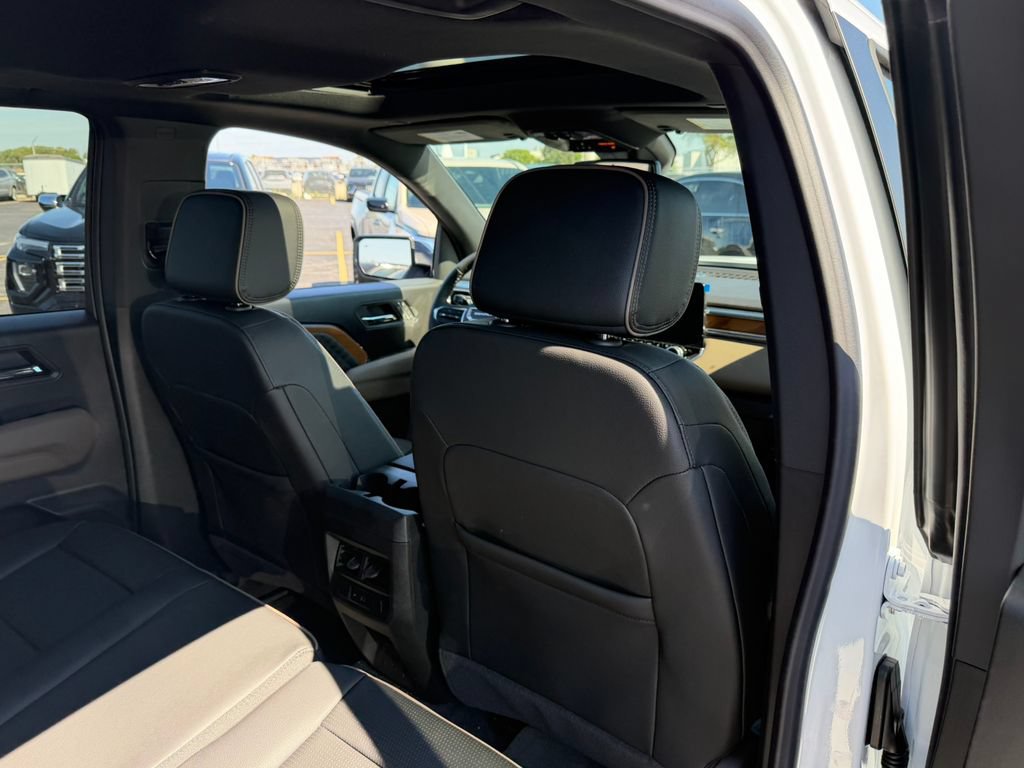 New 2026 GMC Canyon Denali AWD/4WD image 15