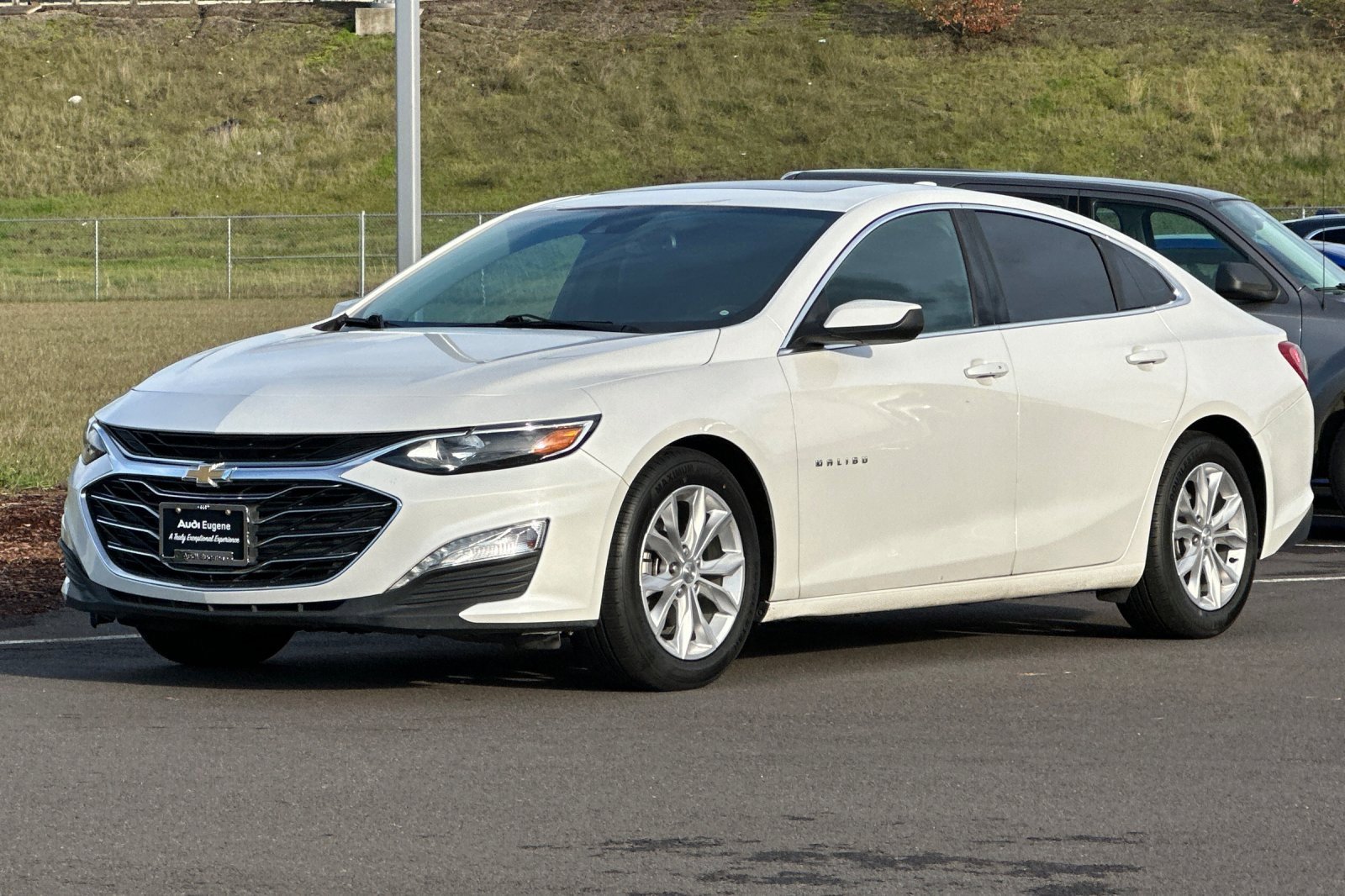 Used 2019 Chevrolet Malibu Hybrid w/ Leather Package image 7