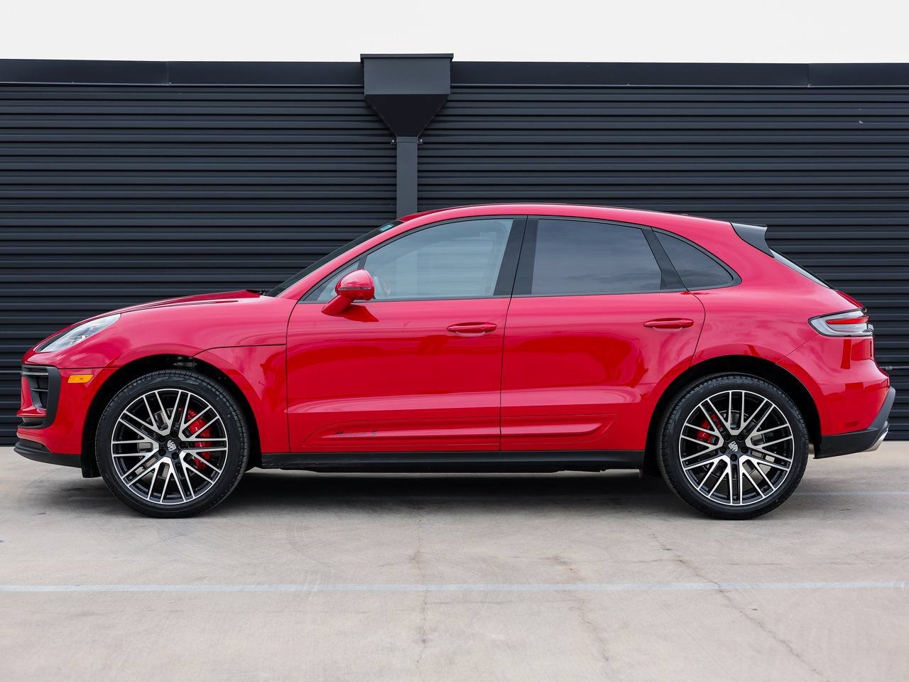 Certified 2026 Porsche Macan S AWD/4WD image 2