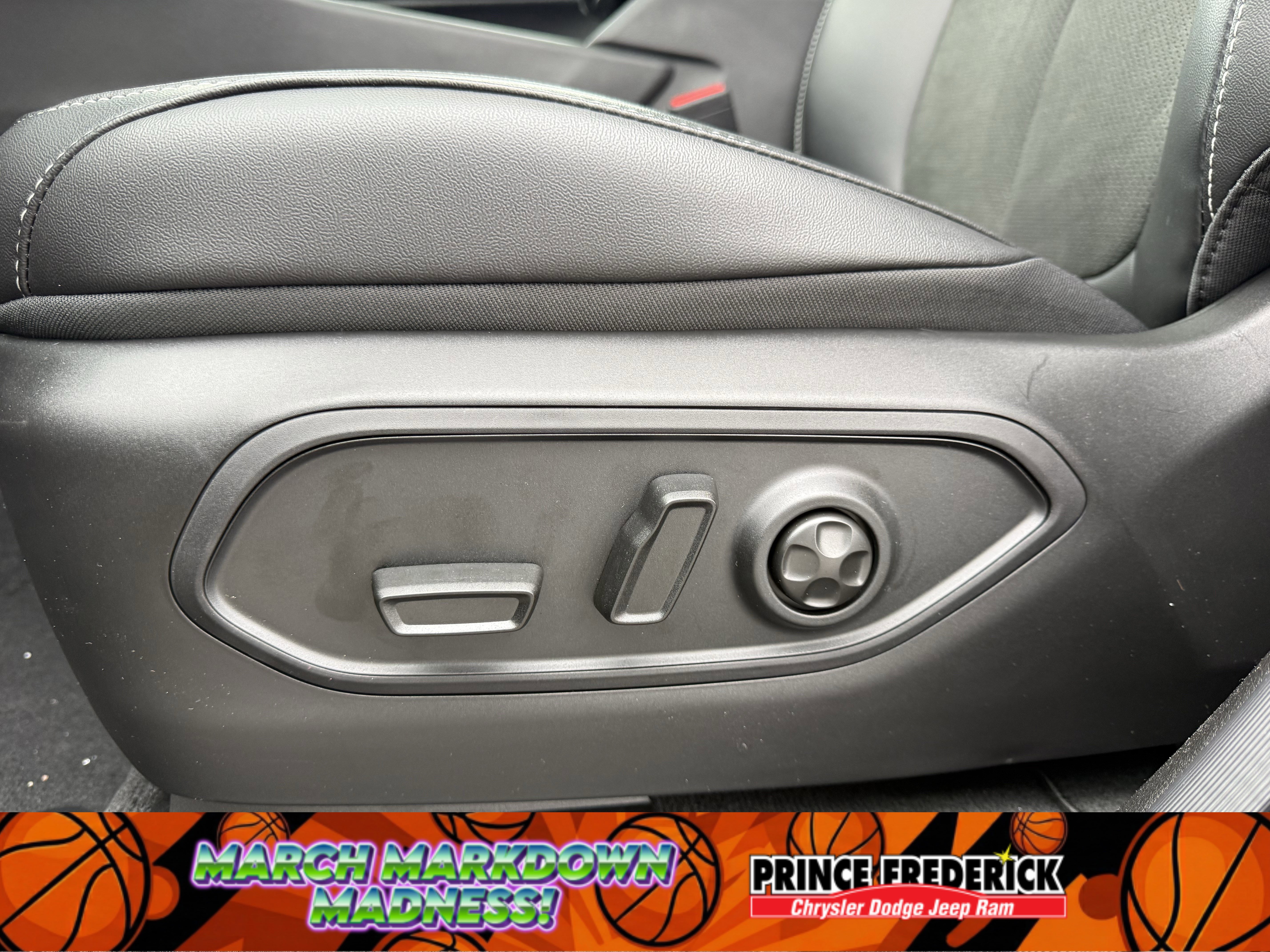 New 2026 Jeep Grand Cherokee Altitude image 11