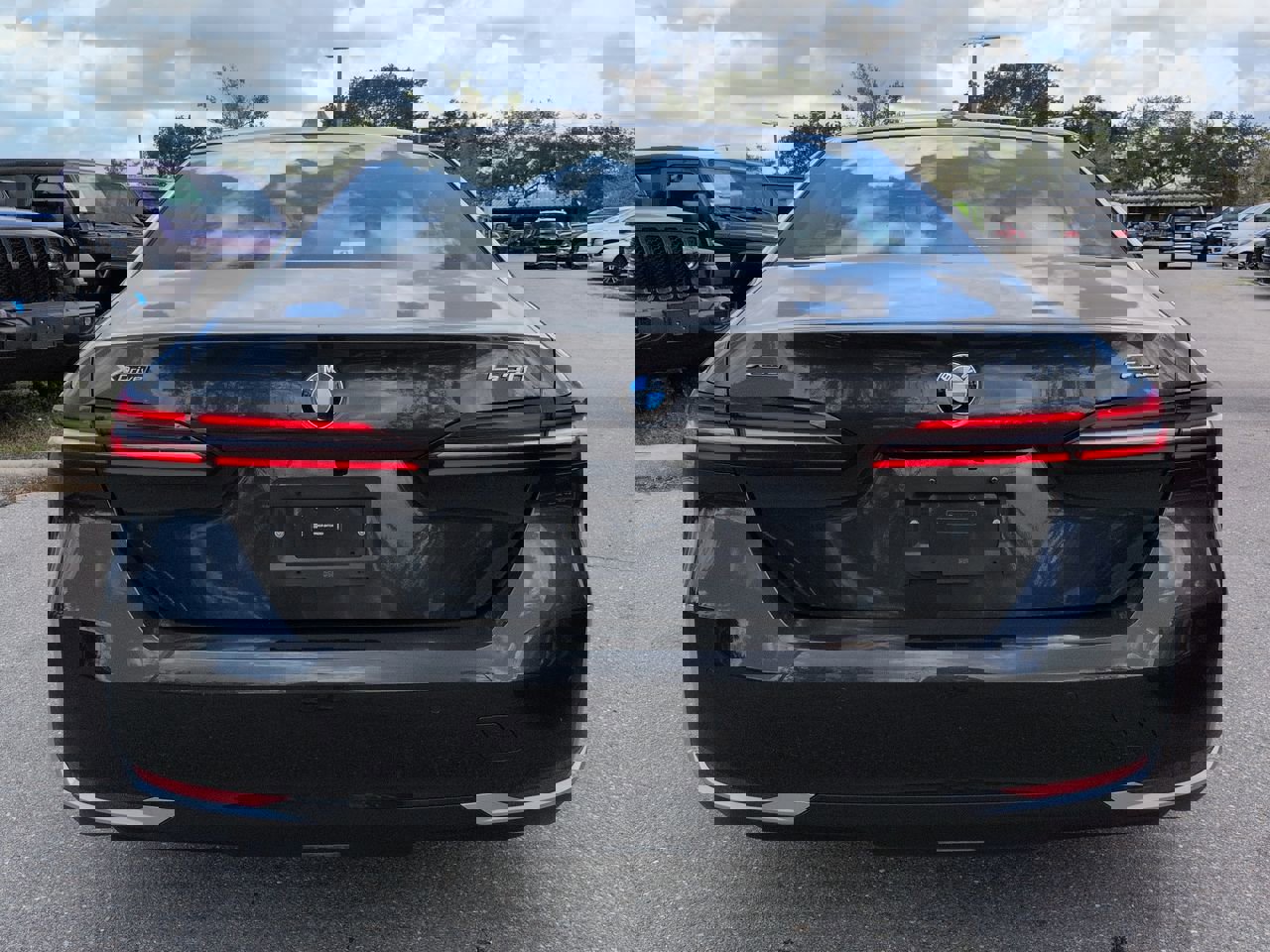 Used 2026 BMW 530i xDrive AWD/4WD image 6