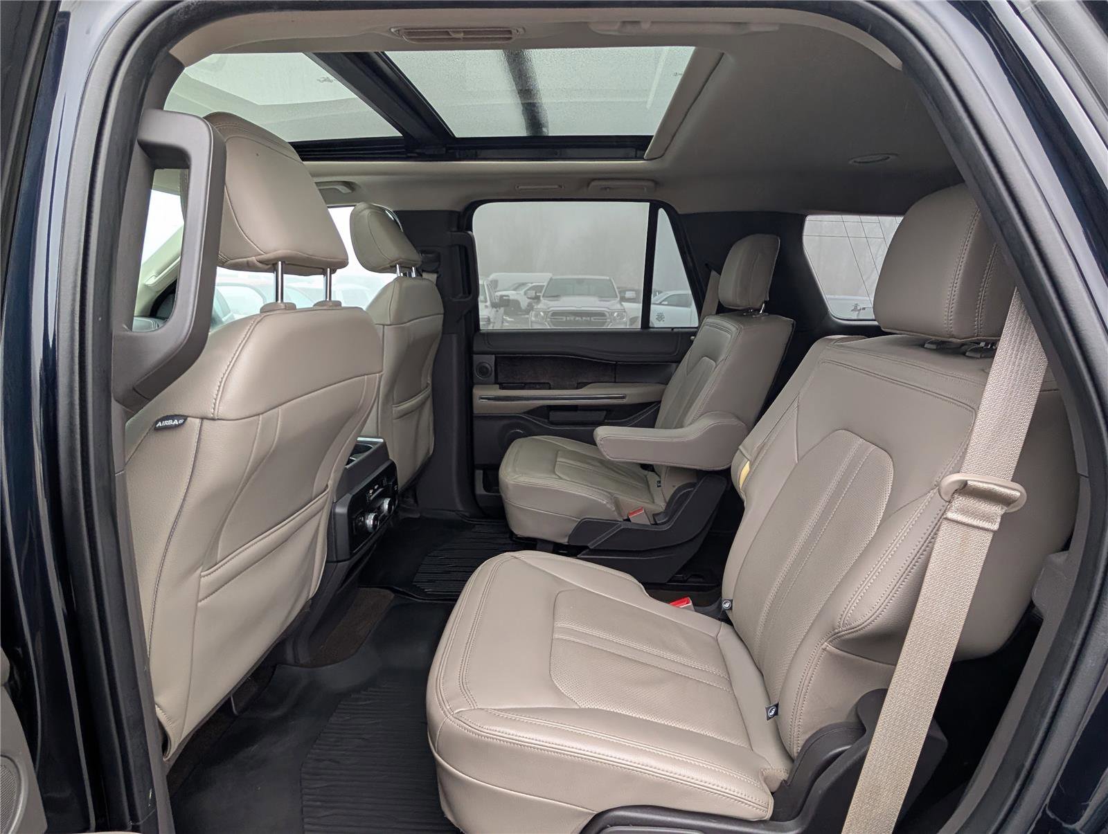 Used 2021 Ford Expedition Limited image 15