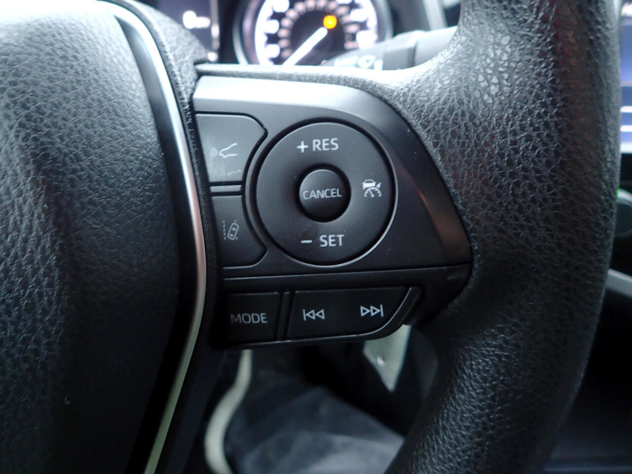 Used 2018 Toyota Camry LE FWD image 15