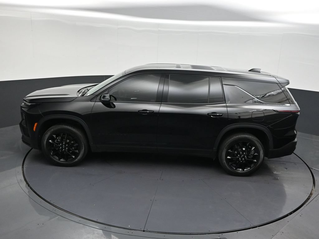 Used 2024 Chevrolet Traverse LS w/ Midnight/Sport Edition FWD image 17
