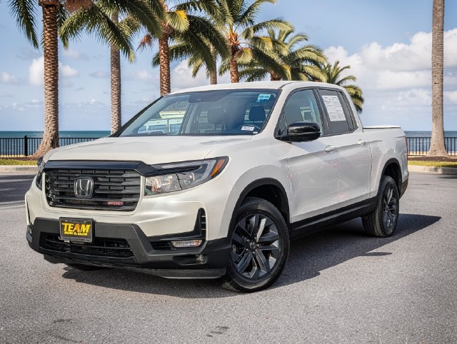 Used 2023 Honda Ridgeline Sport image 2