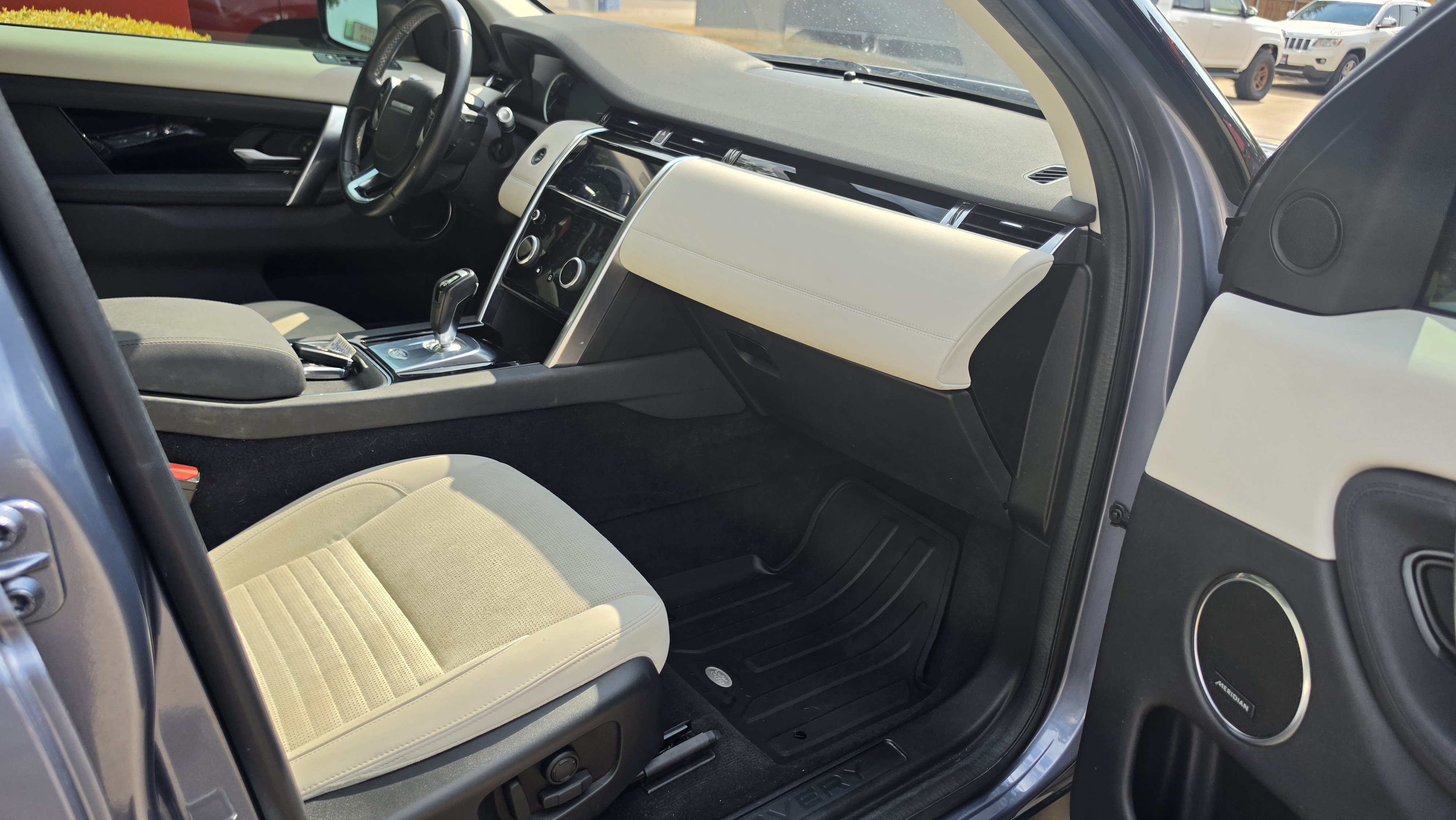 Used 2020 Land Rover Discovery Sport S AWD/4WD image 31