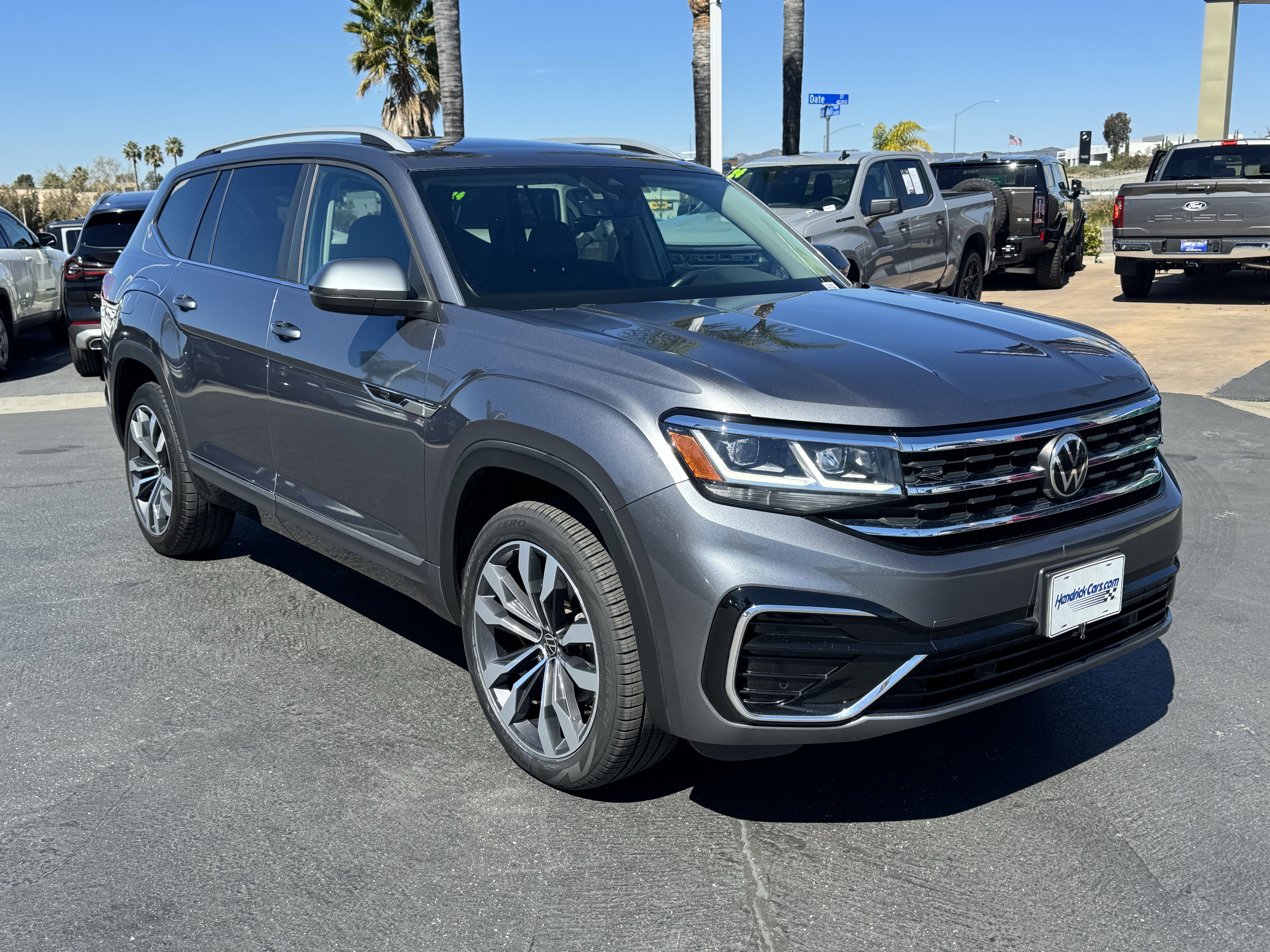 Used 2021 Volkswagen Atlas SEL R-Line image 2
