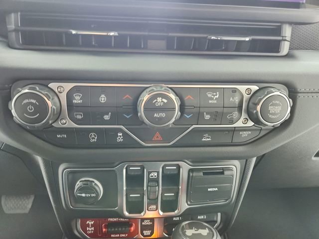 New 2026 Jeep Wrangler Unlimited Rubicon w/ Technology Group image 29