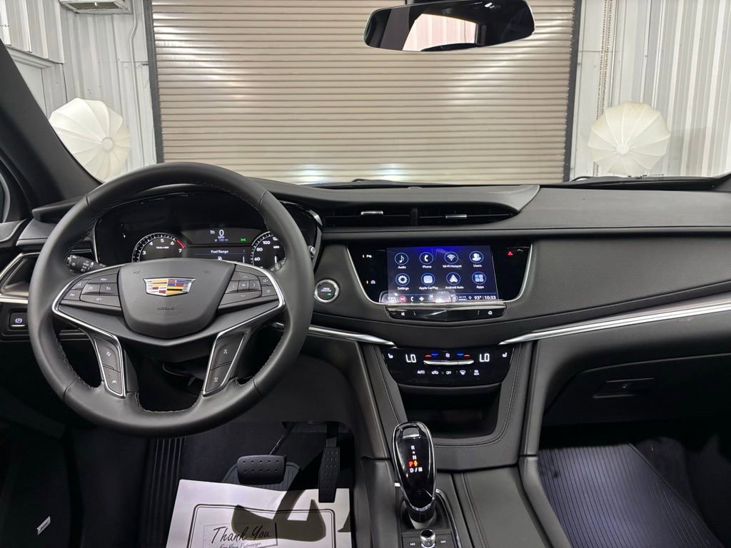 New 2025 Cadillac XT5 Luxury image 29
