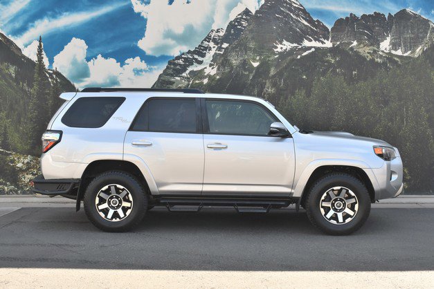 Certified 2019 Toyota 4Runner TRD Off-Road Premium AWD/4WD image 2