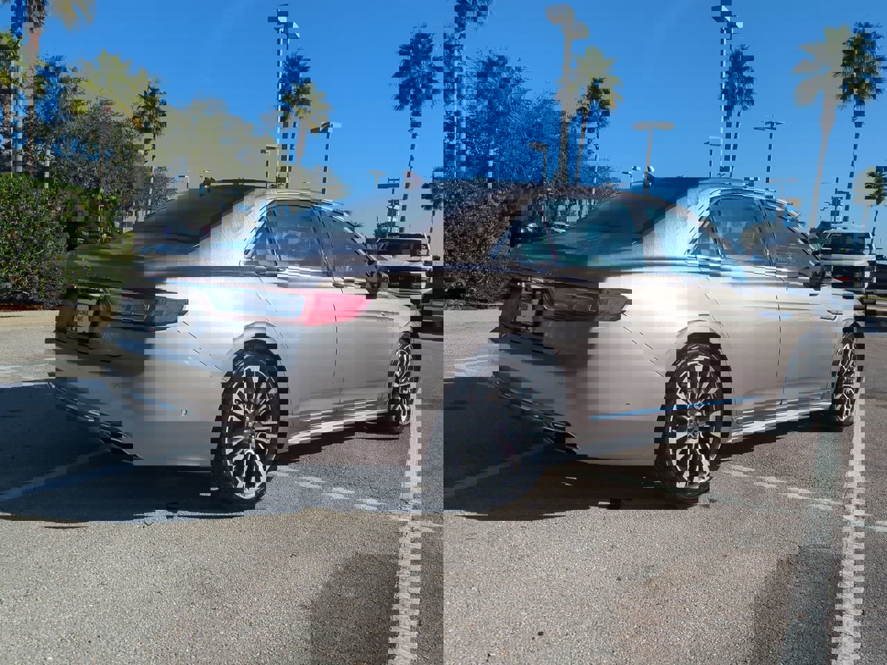 Used 2019 Lincoln Continental Reserve image 4