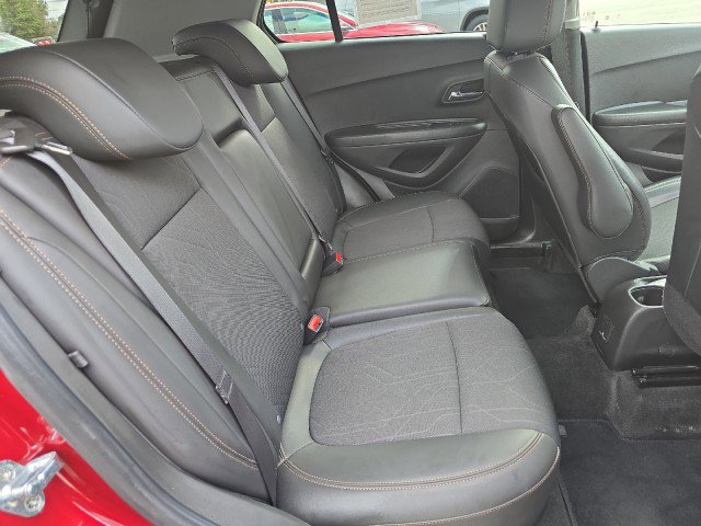 Used 2022 Chevrolet Trax LT w/ LT Convenience Package image 35