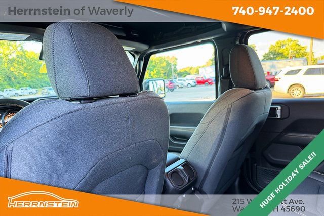 Used 2024 Jeep Wrangler Sahara image 24