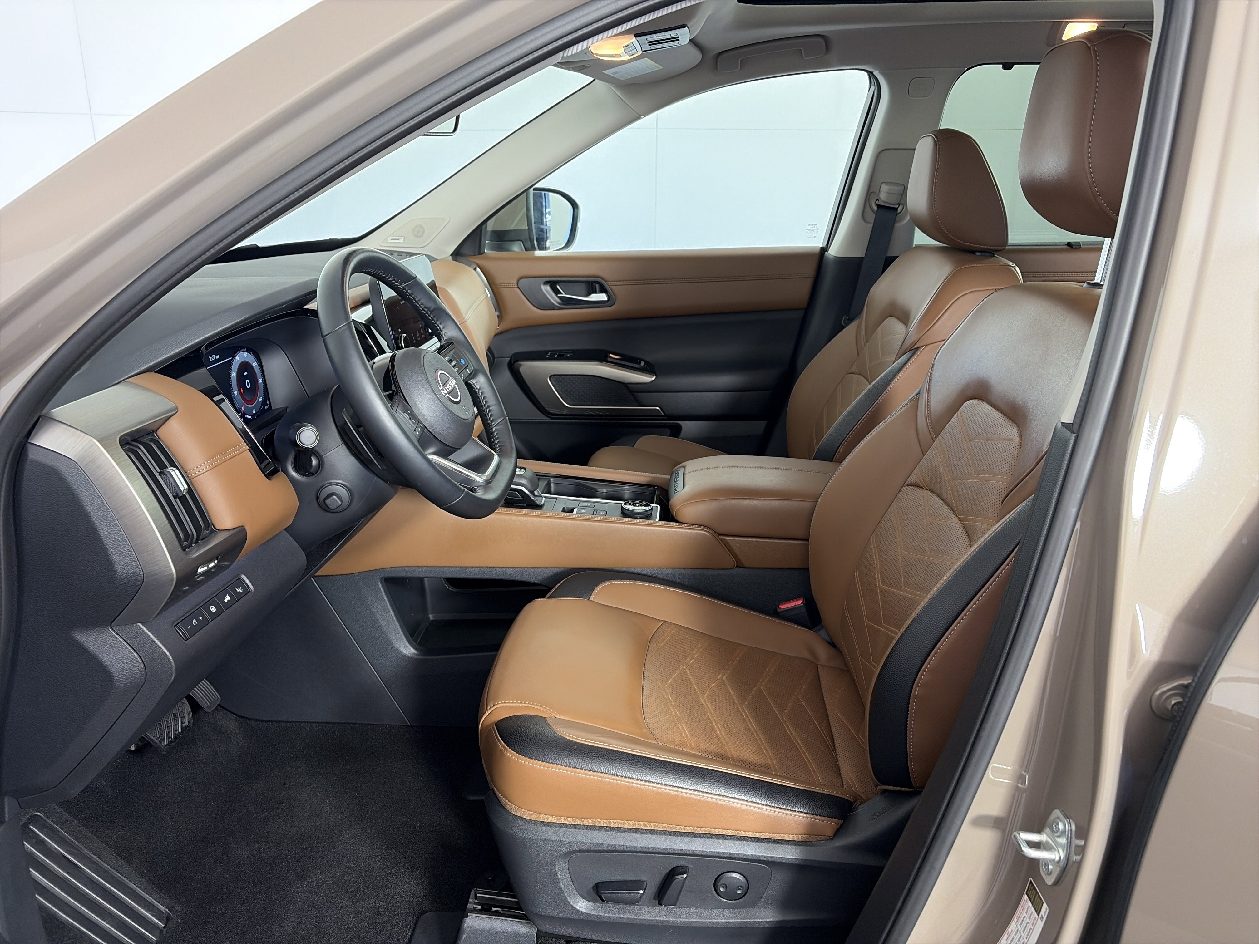 Certified 2025 Nissan Pathfinder Platinum w/ Cargo Package image 6