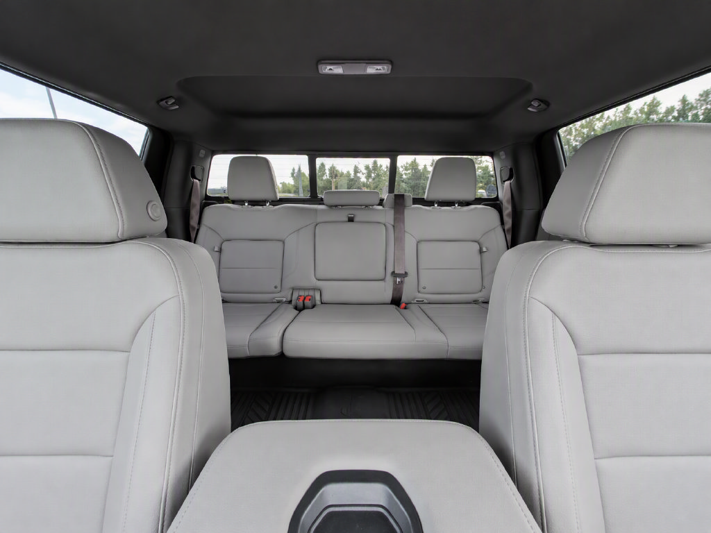 Used 2022 Chevrolet Silverado 1500 LT AWD/4WD image 15