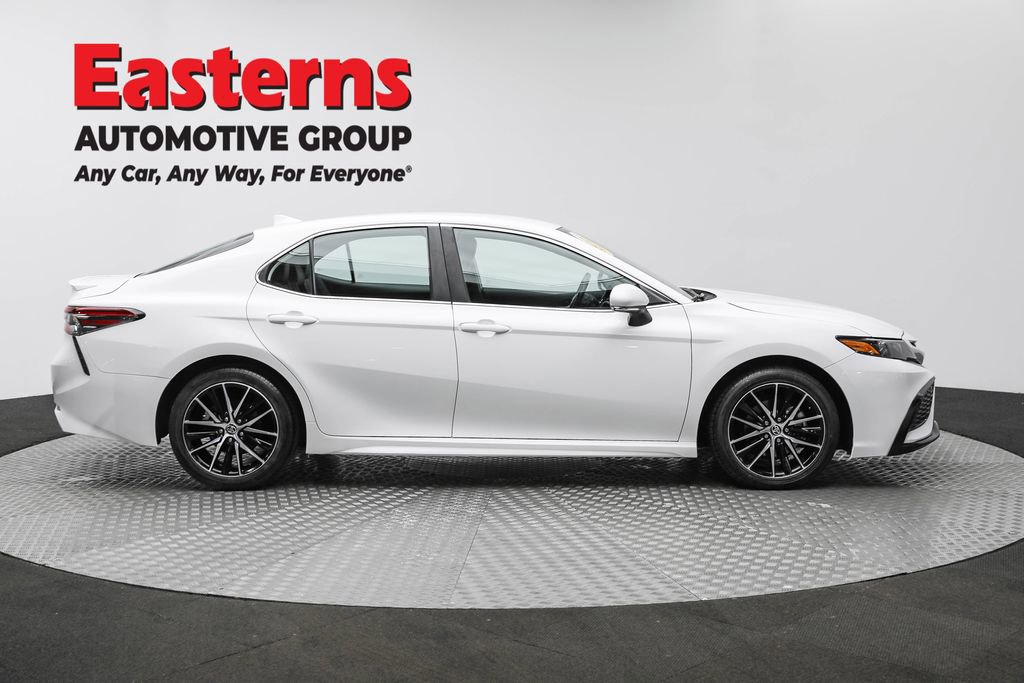 Used 2024 Toyota Camry SE FWD image 4