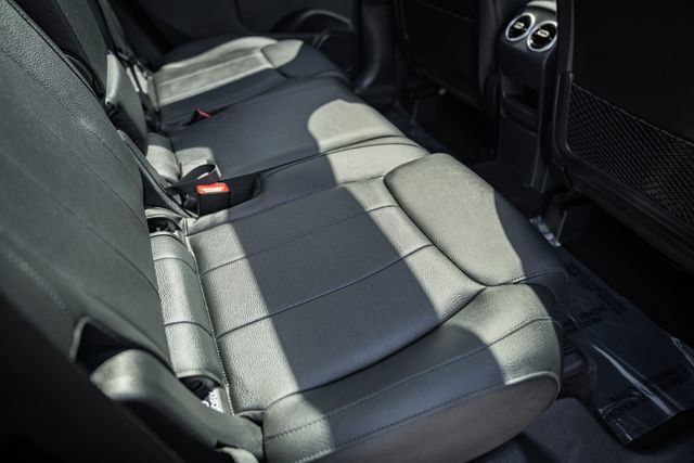 Used 2022 Mercedes-Benz GLB 250 4MATIC w/ Premium Package Lite image 34