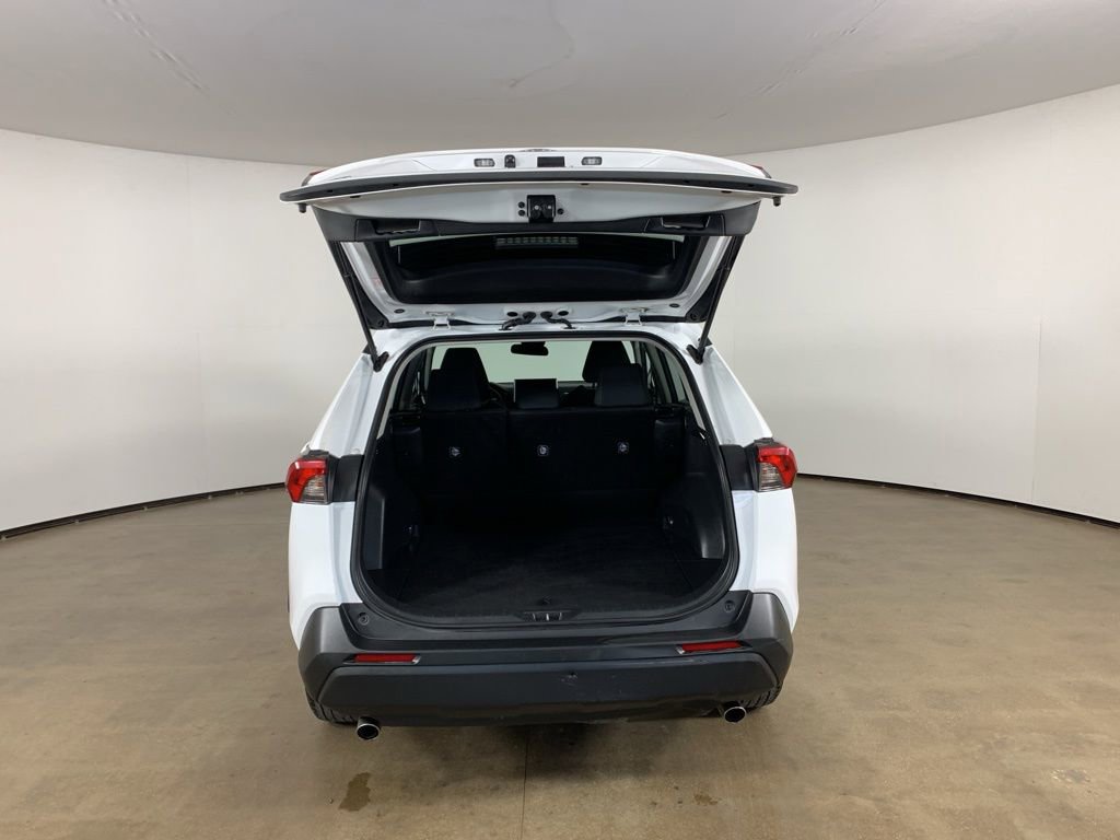 Used 2024 Toyota RAV4 LE AWD/4WD image 12